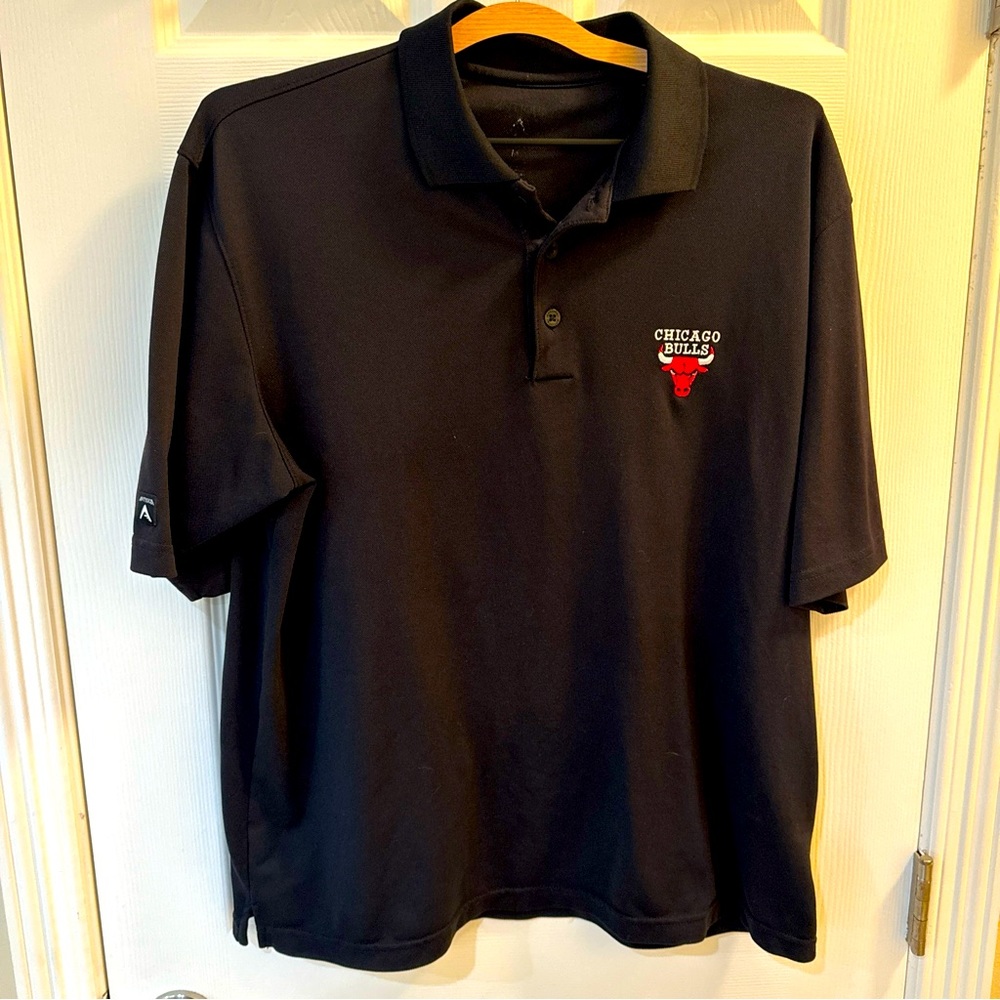 Antigua Chicago Bulls men’s large polo shirt black vintage